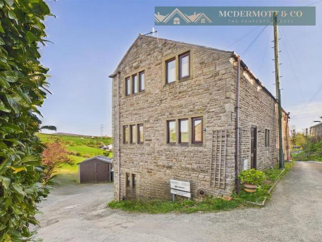 House for rent in Grotton, Oldham
