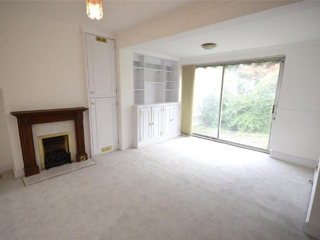 House for rent in Motspur Park, Greater London