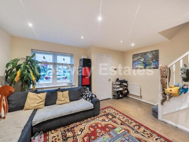 House for rent in Mill Hill, Greater London