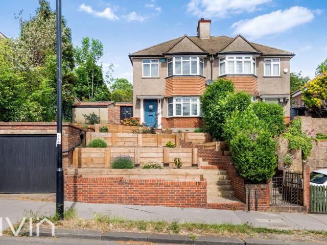 House for rent in London Borough of Croydon, Forestdale