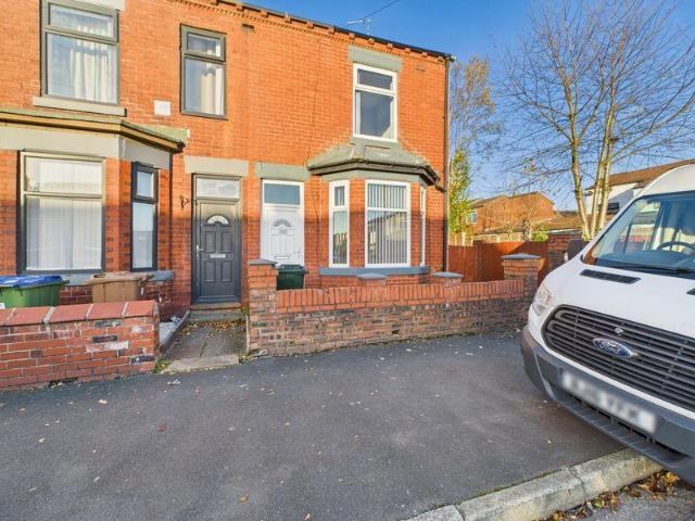 House for rent in Burnedge, Greater Manchester