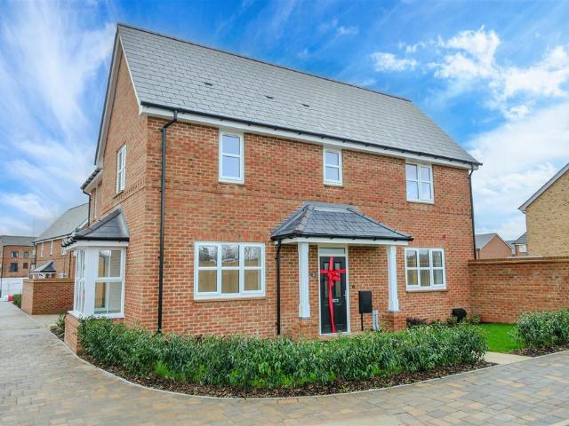 House for rent in Highcroft, Berrick Salome
