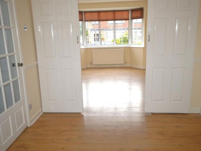 House for rent in Kitt's Moss, Bramhall