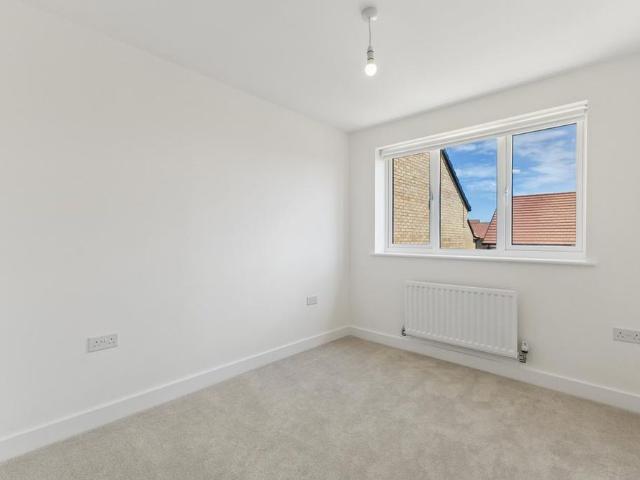House for rent in Overstone