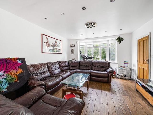 House for rent in Little Stanmore, Greater London