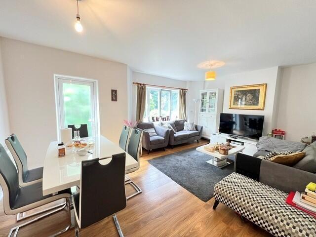 House for rent in Woodside Park, Greater London