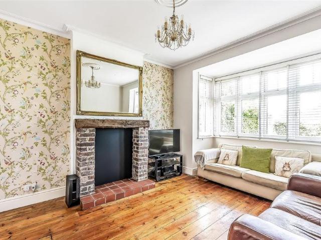 House for rent in Oxted, Hillview