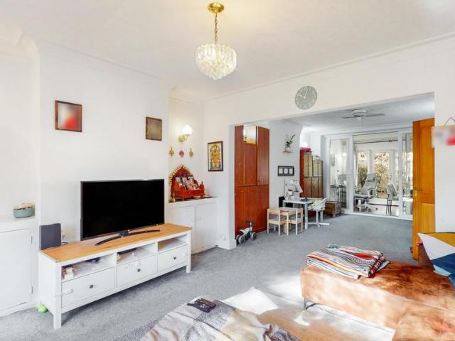 House for rent in London Borough of Ealing, Perivale