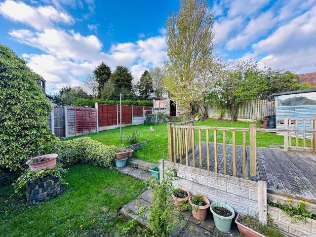 House for rent in Dixons Green, West Midlands