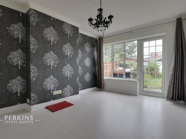 House for rent in London Borough of Ealing, Greenford