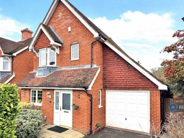 House for rent in Motspur Park, Greater London
