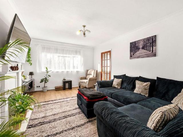 House for rent in Swallowfields, Blackhills
