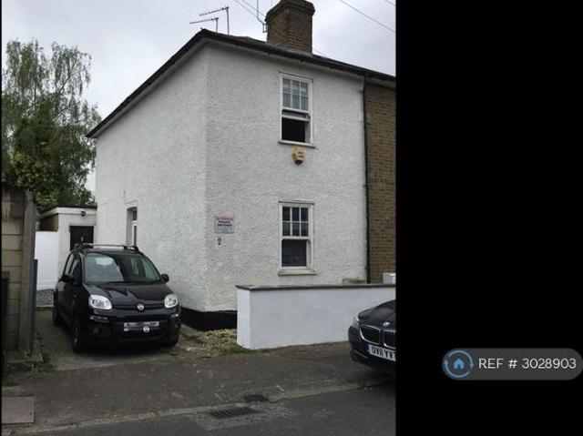 House for rent in London Borough of Hounslow, Greater London