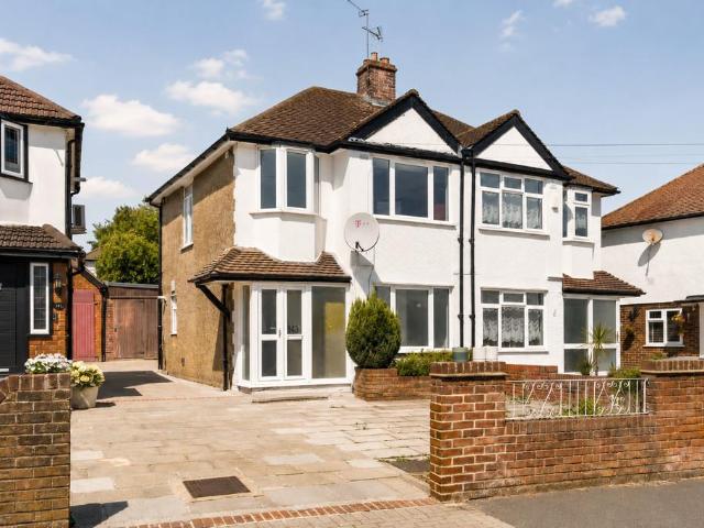 House for rent in Colindale, Greater London