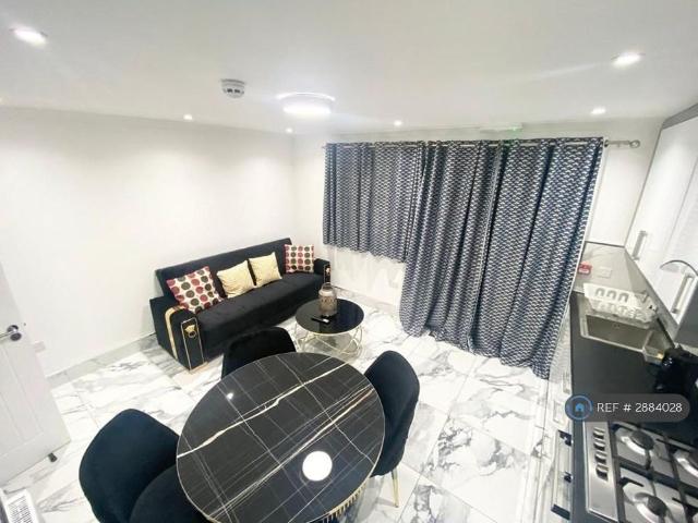House for rent in Hayes, Greater London