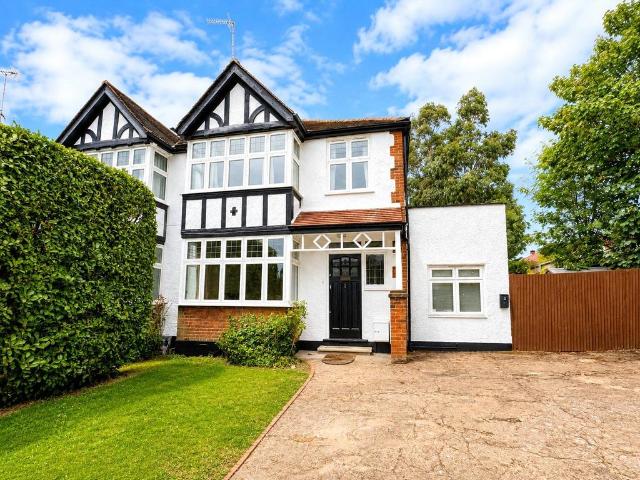 House for rent in East Barnet, Greater London
