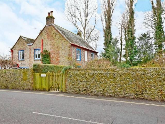 House for rent in Rose Green, Arun