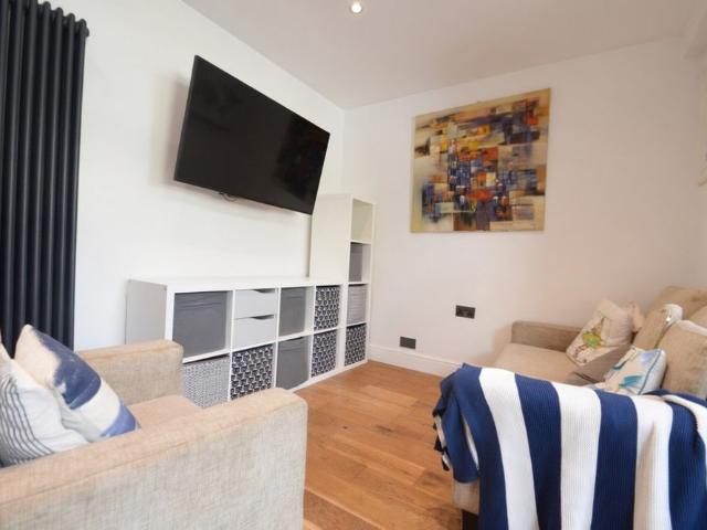 House for rent in Row Town, Surrey