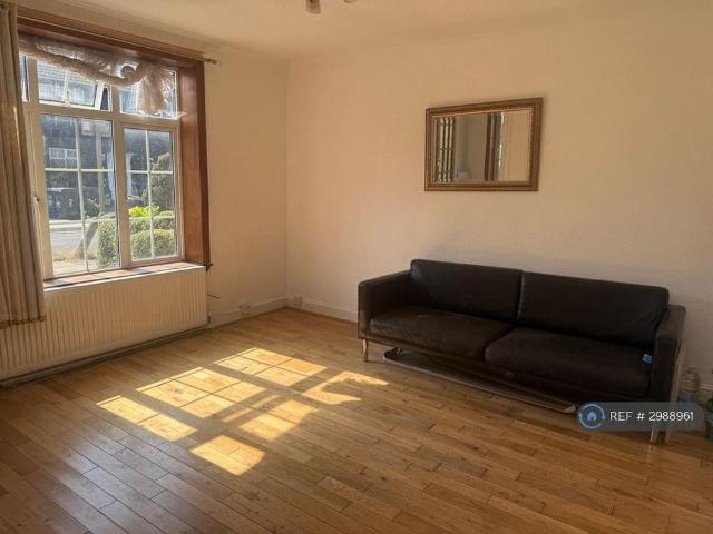 House for rent in Mill Hill, Greater London