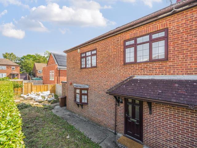 House for rent in Salters Cross, Strood