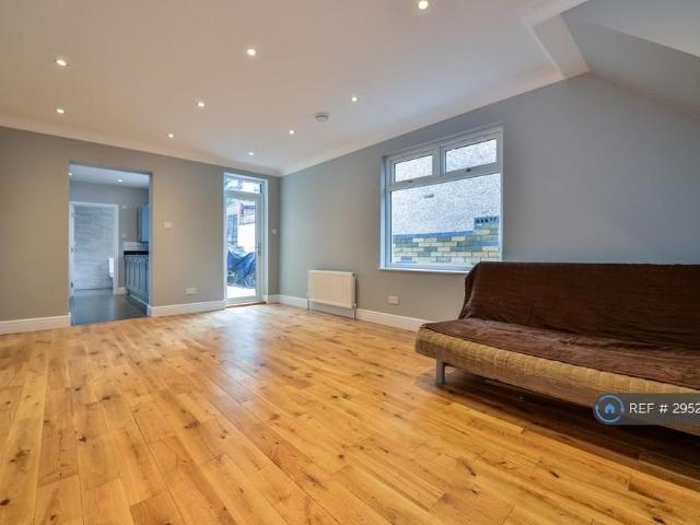 House for rent in London Borough of Croydon, Greater London