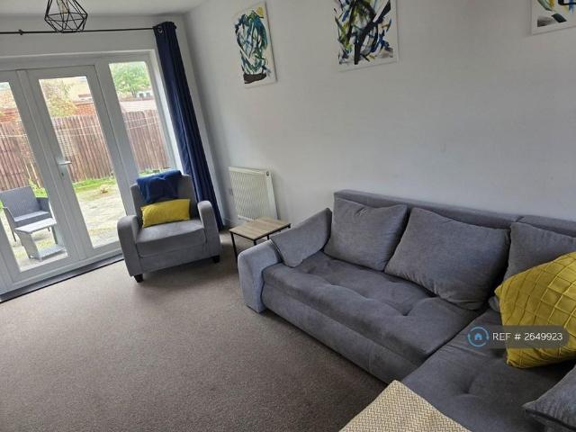 House for rent in Kennet Island, Reading