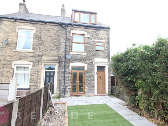 House for rent in Caldermoor, Burnedge