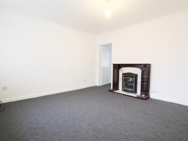 House for rent in Waterloo, Compstall