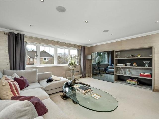 House for rent in Esher, Elmbridge