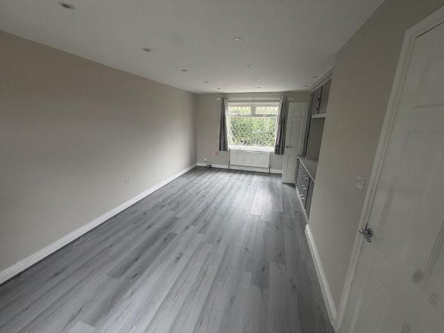 House for rent in Milnsbridge, West Yorkshire