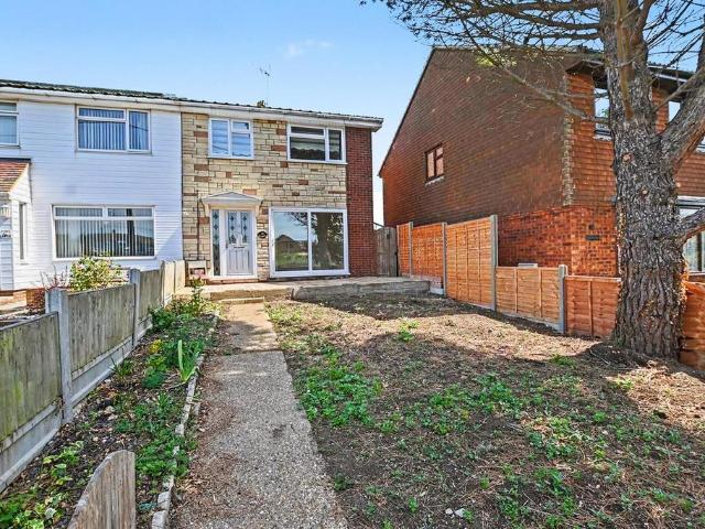 House for rent in Winter Gardens, Essex
