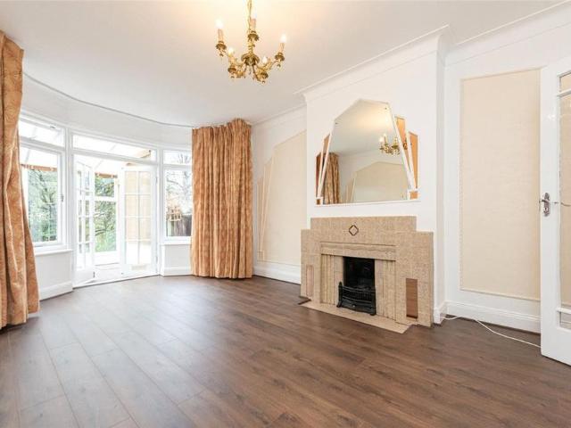 House for rent in Brondesbury Park, Greater London