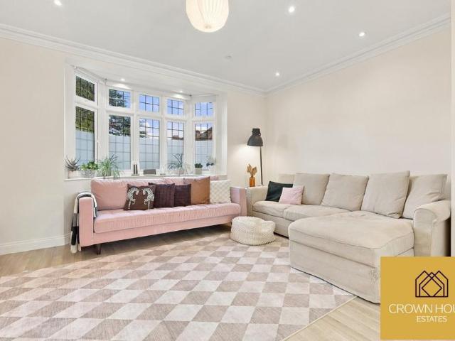 House for rent in London Borough of Barnet, Greater London