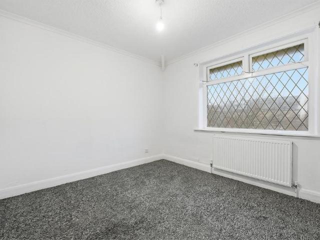 House for rent in Firgrove, Burnedge