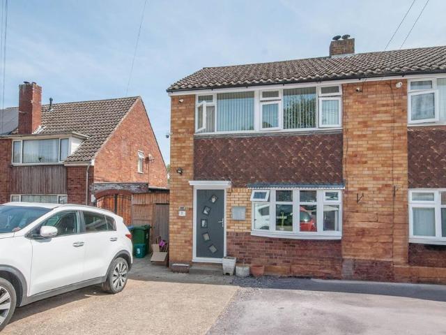 House for rent in Overslade, New Bilton