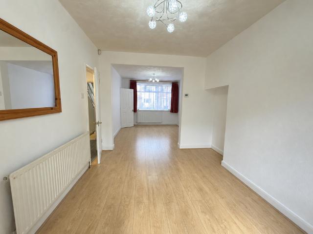House for rent in Stocking Farm, Old Wharf