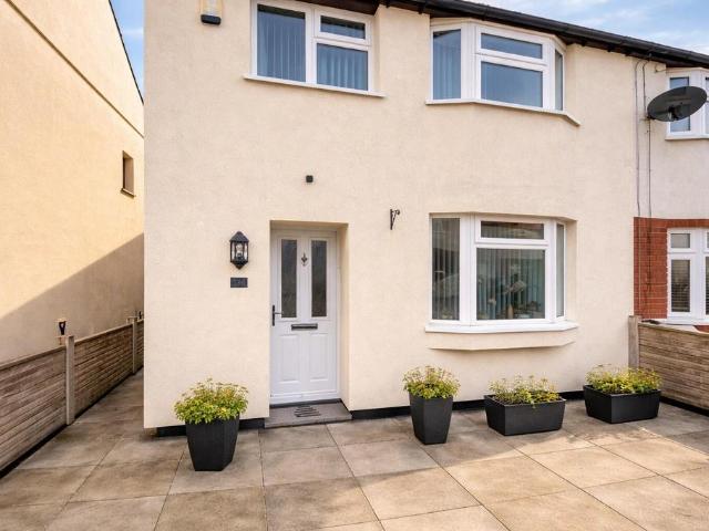 House for rent in Clubmoor, Calderstones