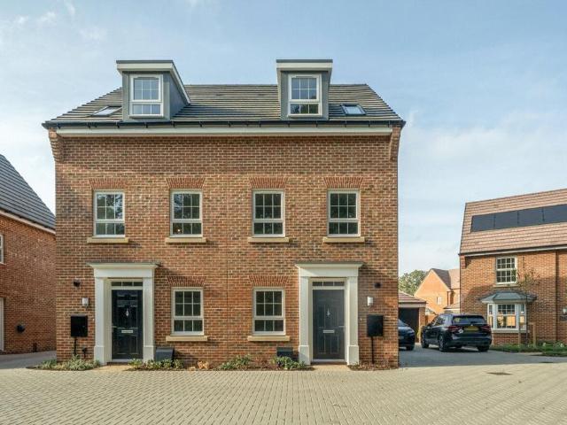 House for rent in Finchampstead, Arborfield Green