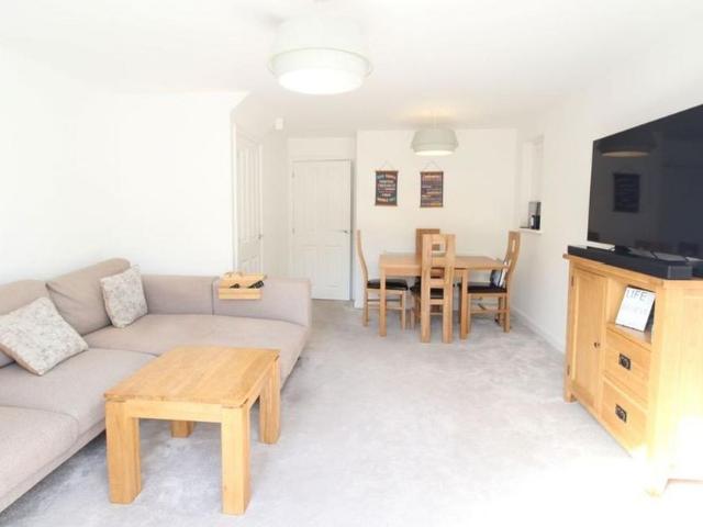 House for rent in Perryfields, West Sussex