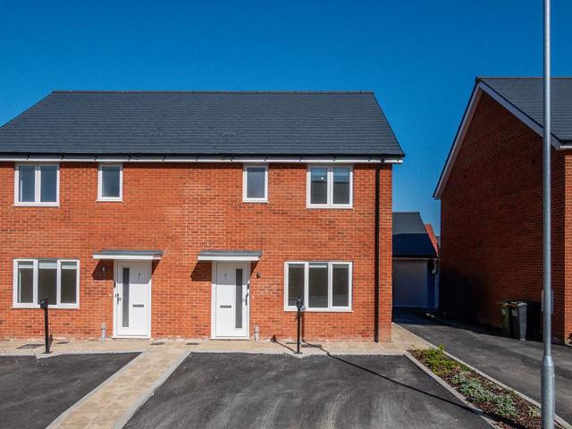 House for rent in Pebsham, Heathlands