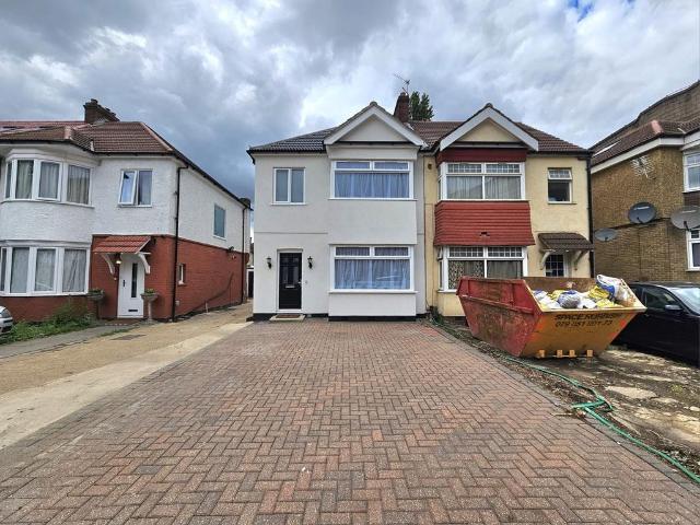 House for rent in London Borough of Ealing, Greenford