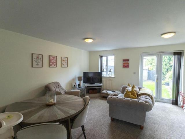 House for rent in Cuddington, Cheshire