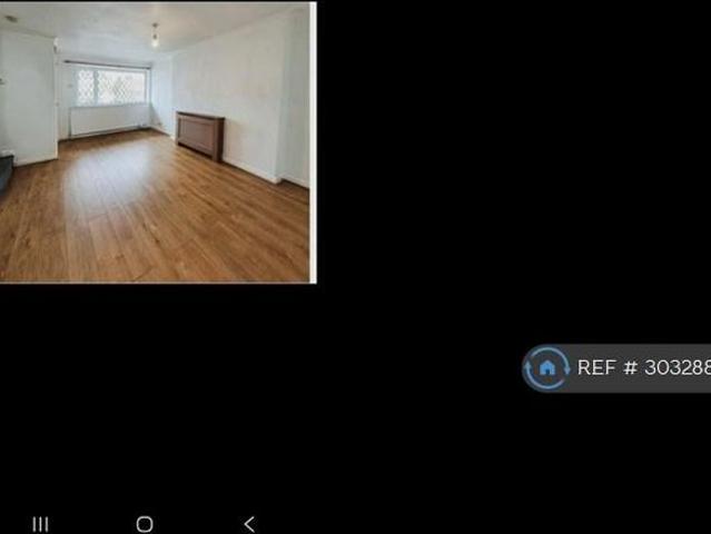 House for rent in Chadderton Fold, Pendock