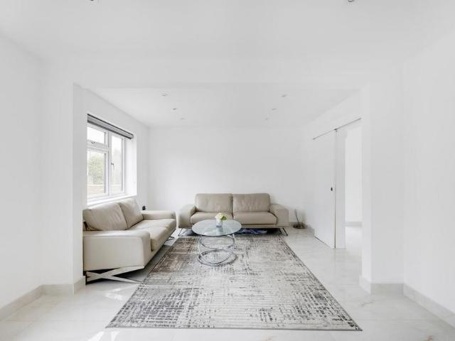 House for rent in St Margarets, Greater London