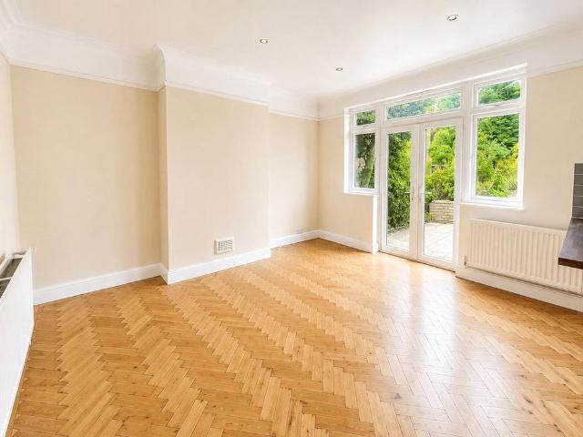 House for rent in East Barnet, Greater London