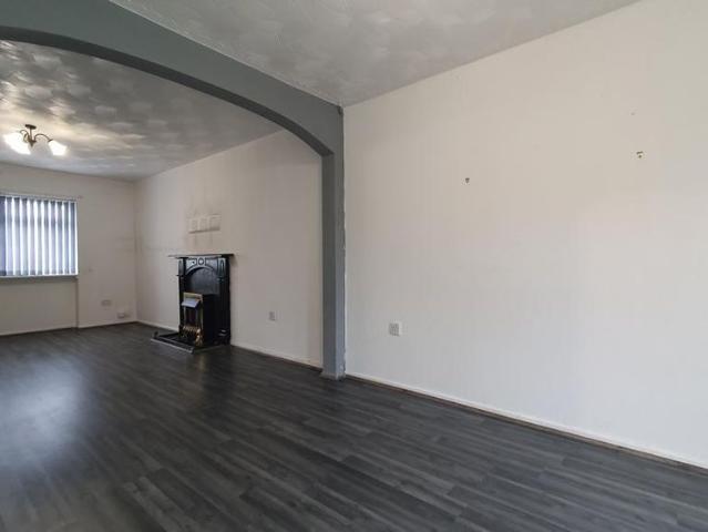 House for rent in Bryncyn, Falcon Lodge