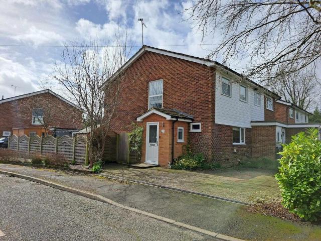 House for rent in Fole, Surrey