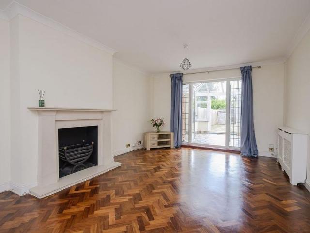House for rent in Lower Green Esher, Blackhills