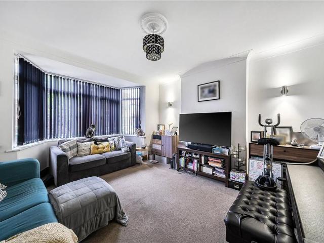 House for rent in Whetstone, Greater London