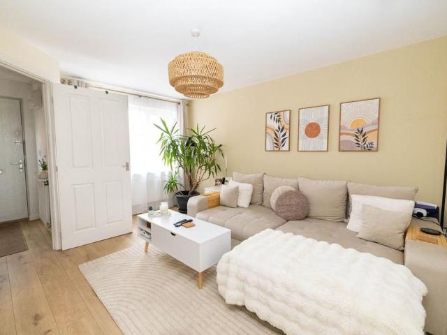 House for rent in Old St. Mellons, Falcon Lodge